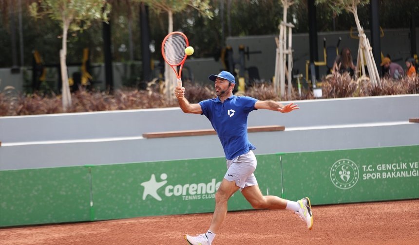 Grand slam şampiyonu Ivan Dodig, Antalya'da gençlerle buluştu