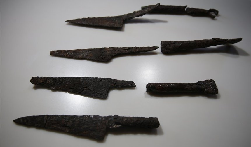 Hadrianopolis Antik Kenti'nde 1500 yıllık bıçaklar gün yüzüne çıkarıldı