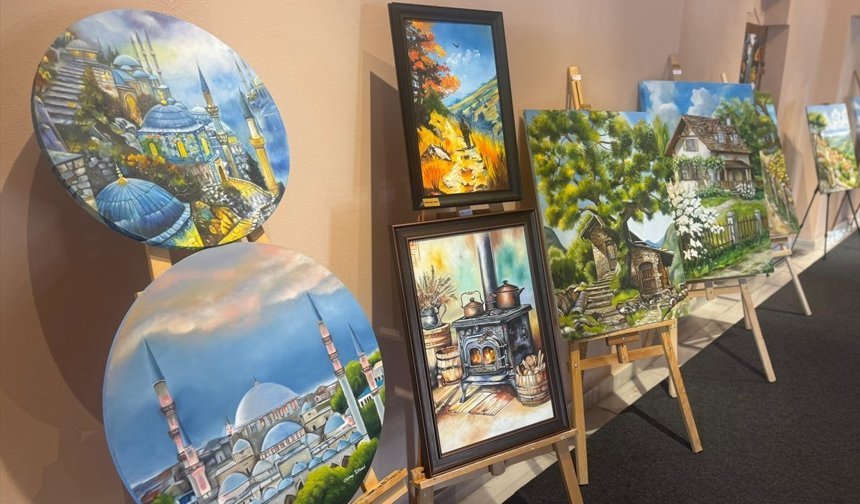 'Hayal ve Hakikat Arasında' resim sergisi Üsküdar'da açıldı