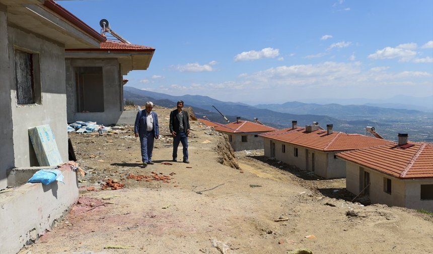 İzmir'de orman yangınında zarar gören yapıların yenileri yıl dönümünden önce tamamlanacak
