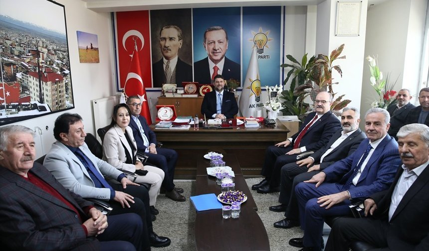 Kültür ve Turizm Bakan Yardımcısı Çam, Muş'ta ziyaretlerde bulundu: