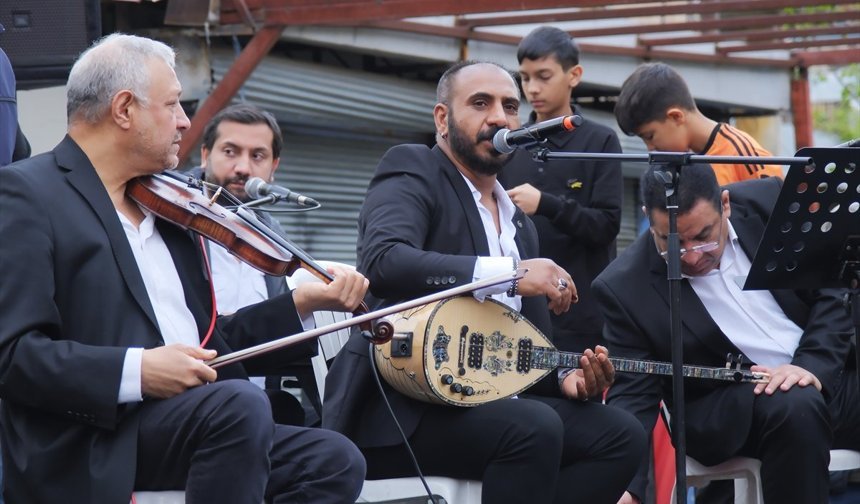 Mersin'de 8 Nisan Dünya Romanlar Günü etkinliği yapıldı