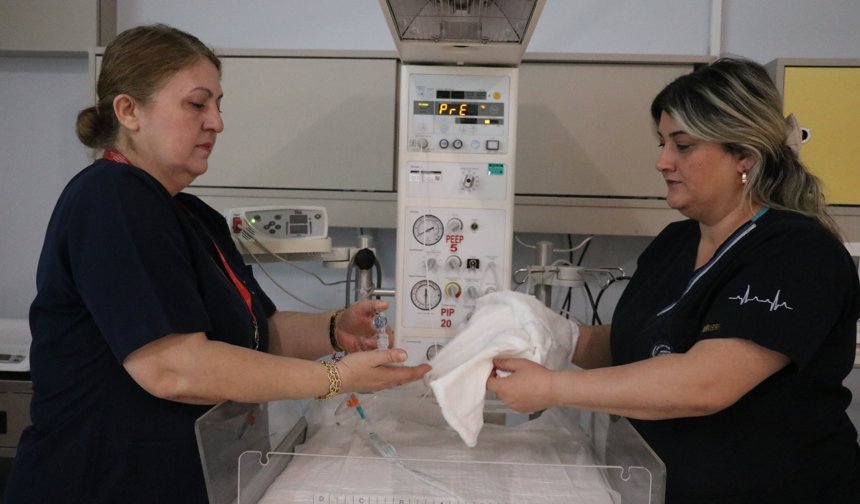 Özlem ebe 33 yıldır doğum sürecinin her anında anne adaylarının yanında