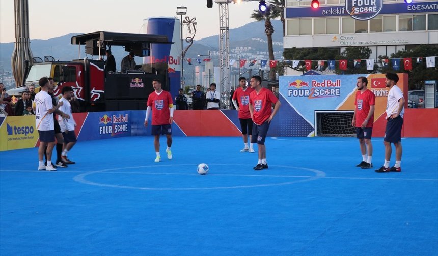 Red Bull Four 2 Score Sokak Futbolu Turnuvası'nın Türkiye Finali İzmir'de Yapıldı