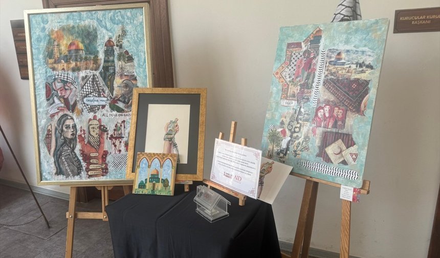 Ressam İlhami Atalay'ın öğrencilerinin 'Ustanın İzinde: Yama Yama' sergisi açıldı