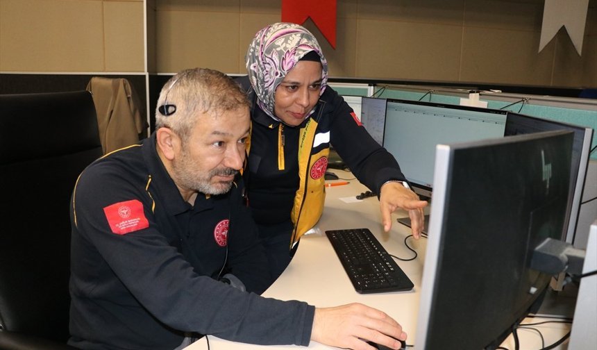 Sağlık personelinin telefonda uygulattığı Heimlich manevrası hayat kurtardı