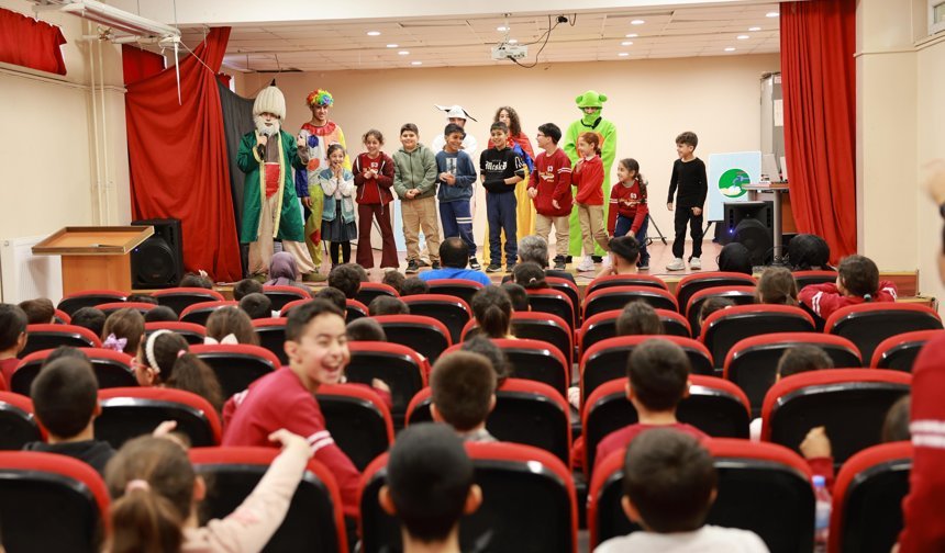 Şanlıurfa'da öğrencilere su tasarrufu bilinci tiyatroyla aşılanıyor