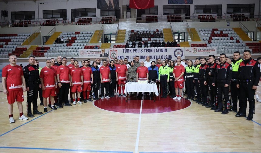 Sivas'ta şehitler anısına futbol müsabakası düzenlendi