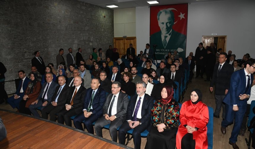 Trabzon'da Hüseyin Kazaz Kültür Merkezi kapılarını yeniden sanata ve sanatseverlere açtı