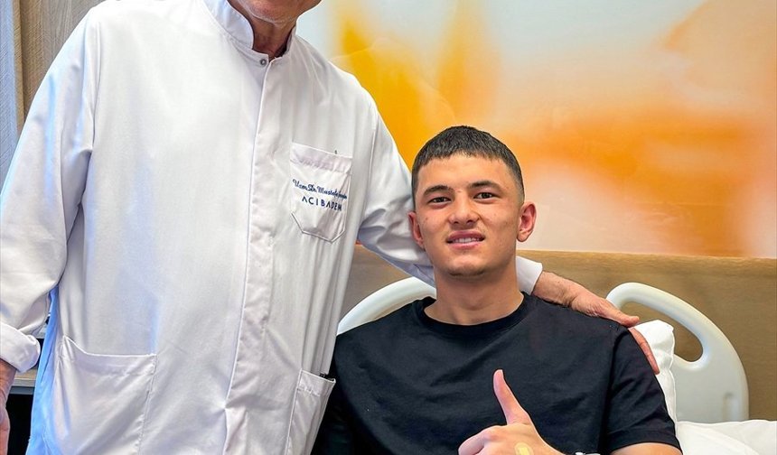 Trabzonspor'da Taha Emre İnce, dizinden operasyon geçirdi