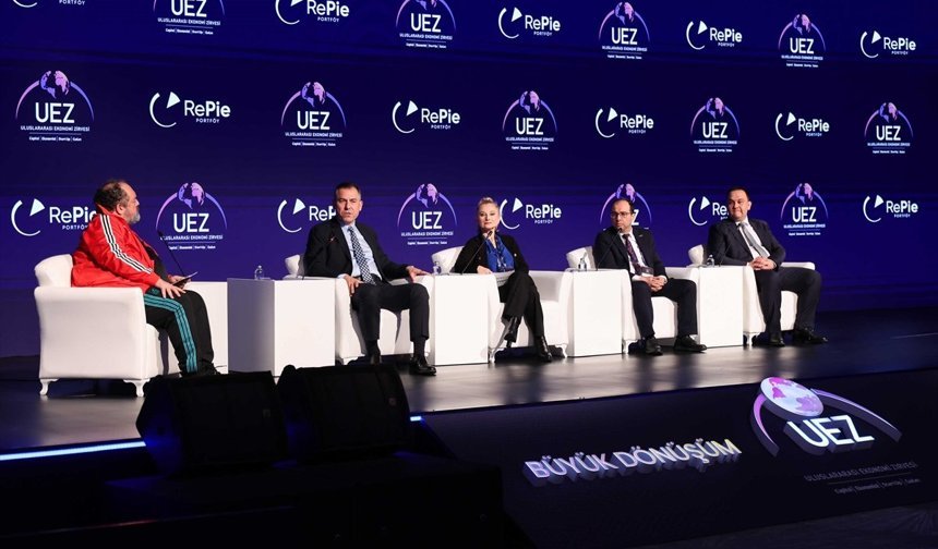 Uluslararası Ekonomi Zirvesi, ikinci gününde düzenlenen oturumlarla devam ediyor