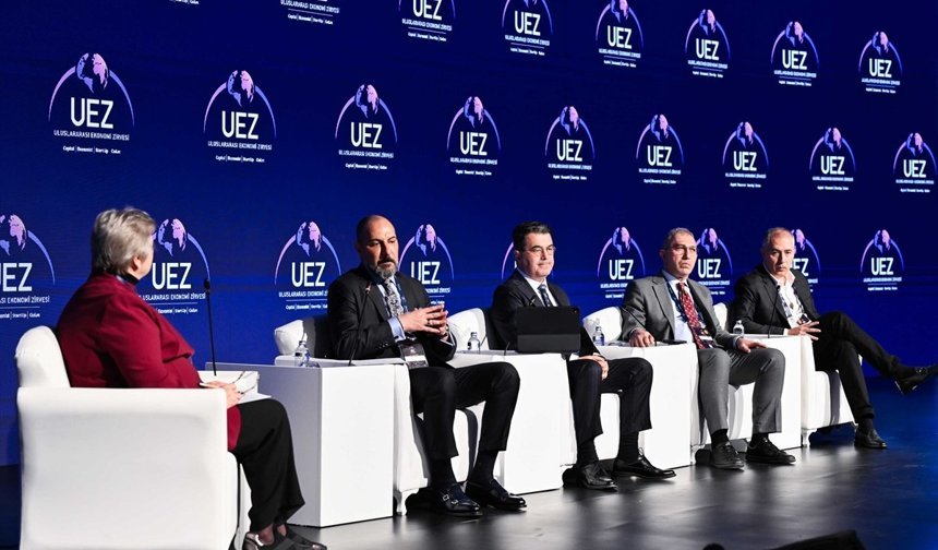 Uluslararası Ekonomi Zirvesi kapanış konuşmalarının ardından sona erdi