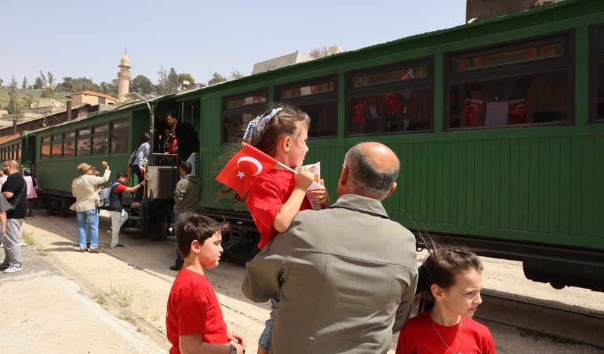 Ürdün'de bu yıl 23 Nisan Osmanlı mirası Hicaz Demir Yolu İstasyonu'nda kutlandı