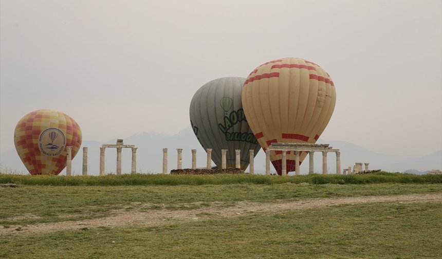 Vali Köşger, Laodikya Antik Kenti'nde inceleme yaptı