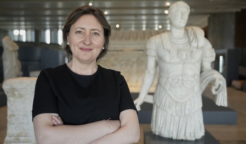 Ziyaretçiler Troya Müzesi'ni uzman rehber eşliğinde gezdi