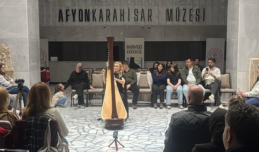 Arpist Güneş Hızlılar 25. Afyonkarahisar Klasik Müzik Festivali'nde resital verdi