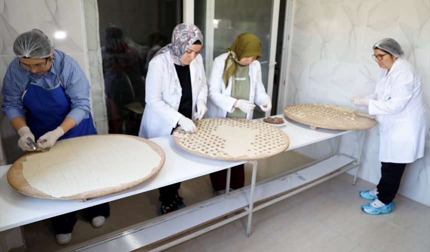 Samsun'da kapanmanın eşiğindeki kadın kooperatifi Yakakent mantısıyla yurt dışına açıldı