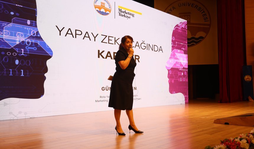 Trakya Üniversitesinde 'Dijital Pazarlama Zirvesi' düzenlendi